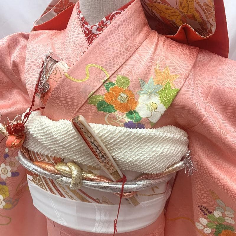 505ag37■七五三 千總 七歳 女児 着物のみ 金駒刺繍 菊 梅■美品