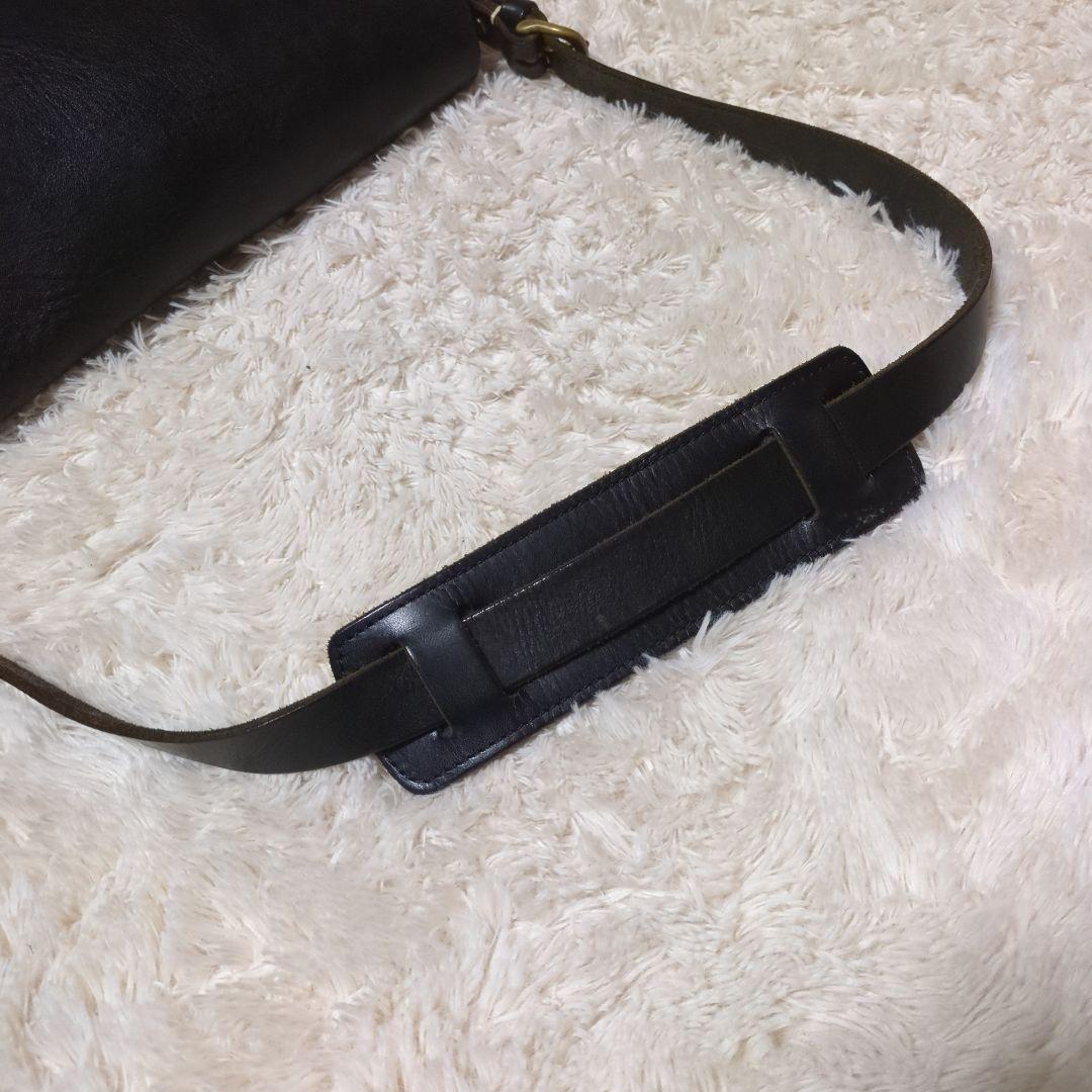 美品！SLOW　レザーショルダーバッグ　メッセンジャーバッグ　ブラック
