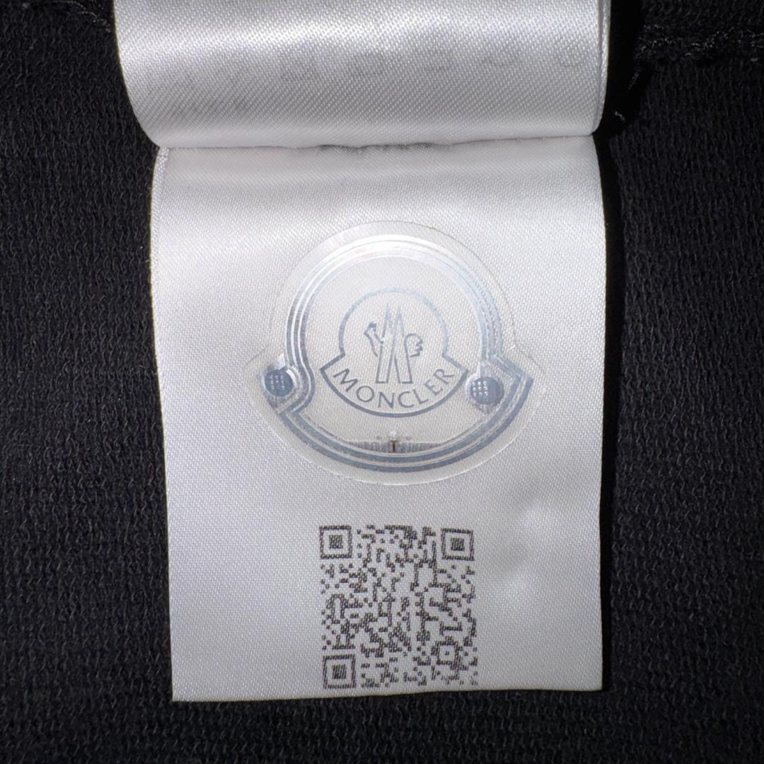 【美品☆定価10万円☆高級モデル☆ラバーロゴ】モンクレール ロンT 入手困難