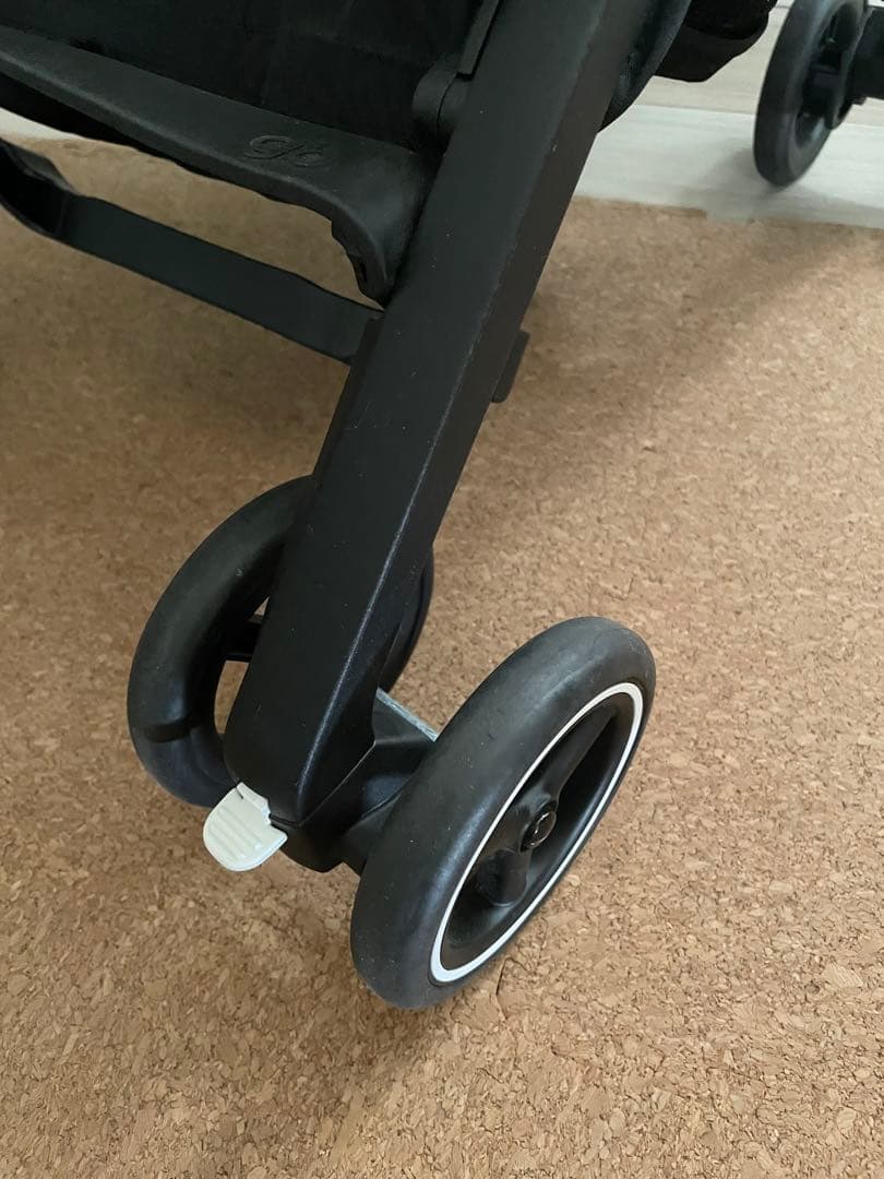 gb 折りたたみベビーカー ブラック　ポキット