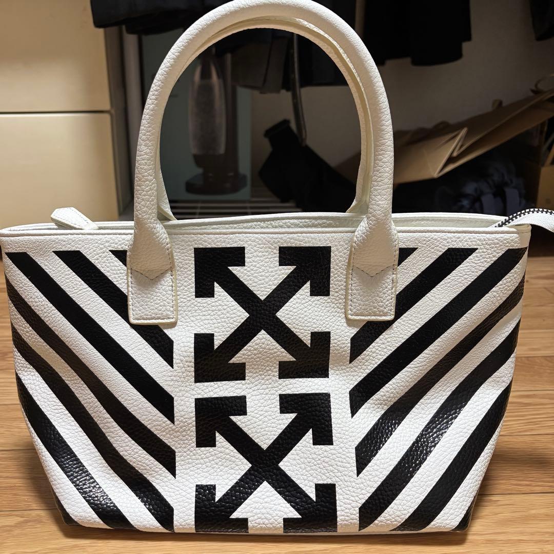 off-white オフホワイト　バック