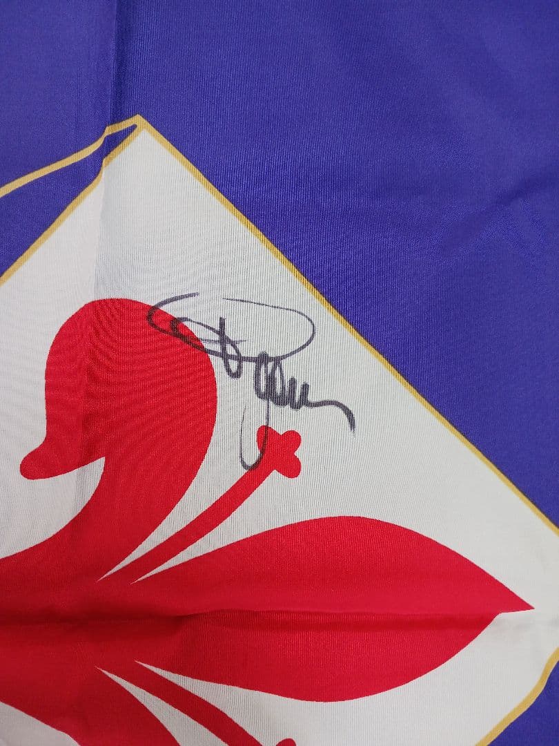 セリエAフィオレンティーナ選手の直筆 サイン入りフラッグ【激レア・希少】