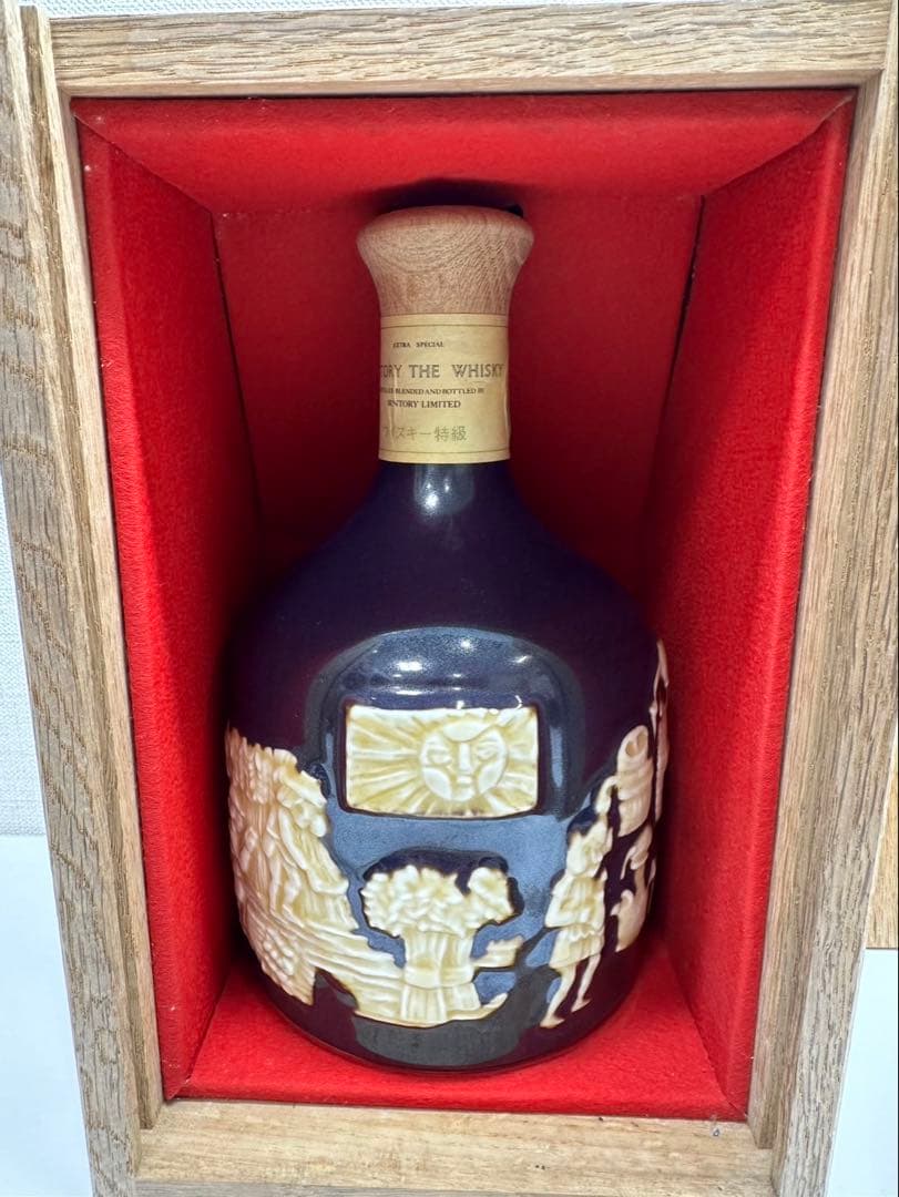 希少！【大幅値下げ中！】サントリー　ザ・ウイスキー特級　有田焼ボトル未開封美品！