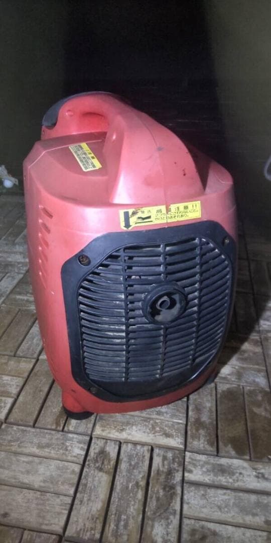 ASTRO PRODUCTSインバーター発電機G3000I 3.0KVA 傷あり