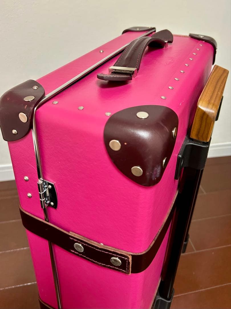 グローブトロッター　スーツケース　ピンク