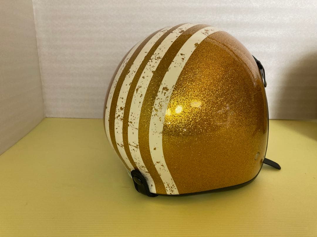 ゴールド　ジェットヘルメット　tt &co bell ムーンアイズ　目深加工