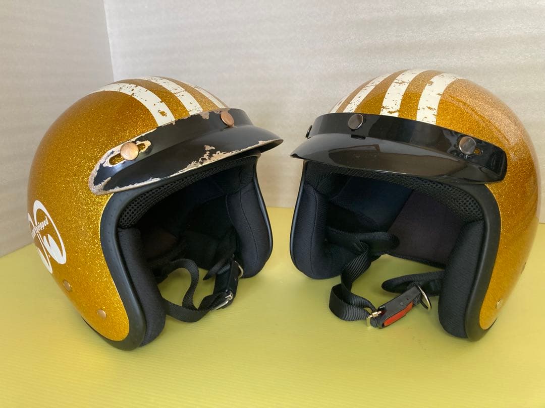 ゴールド　ジェットヘルメット　tt &co bell ムーンアイズ　目深加工