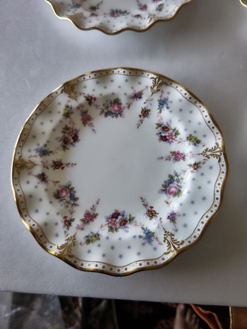 ロイヤルクラウンダ−ビ− ロイヤルアントワネット　プレート６枚セツト