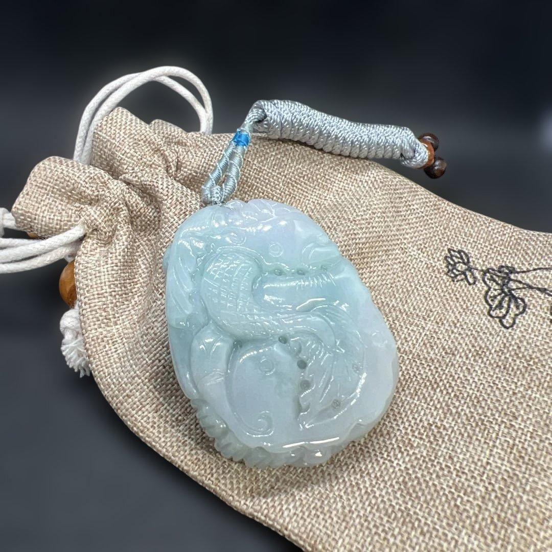 天然Aランク翡翠手作り両面に龍が彫刻されたペンダントAB10112