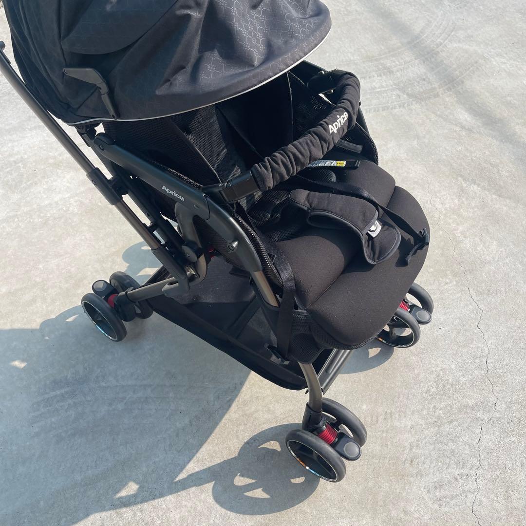 オプティア　プレミアム　Aprica ブラック ベビーカー