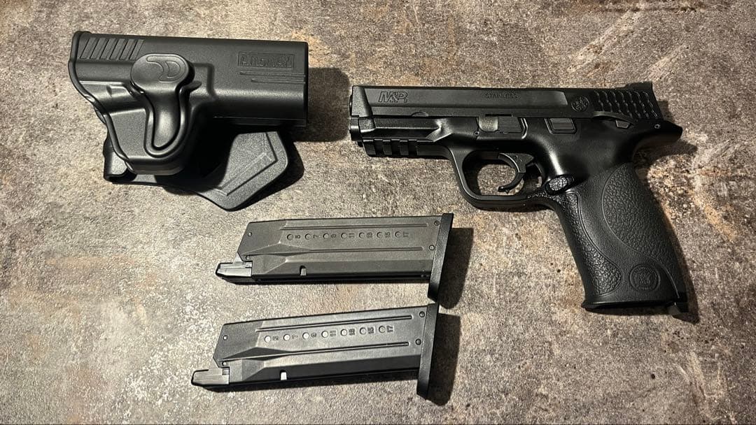 東京マルイ製ガスブローバックハンドガン　M&P9 ガスガン