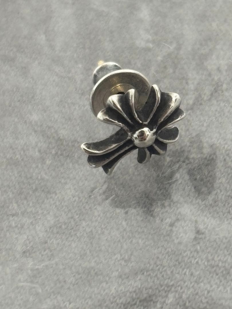 （受取前に鑑定可 ）クロムハーツ　クロススタッドピアス(正規店購入)