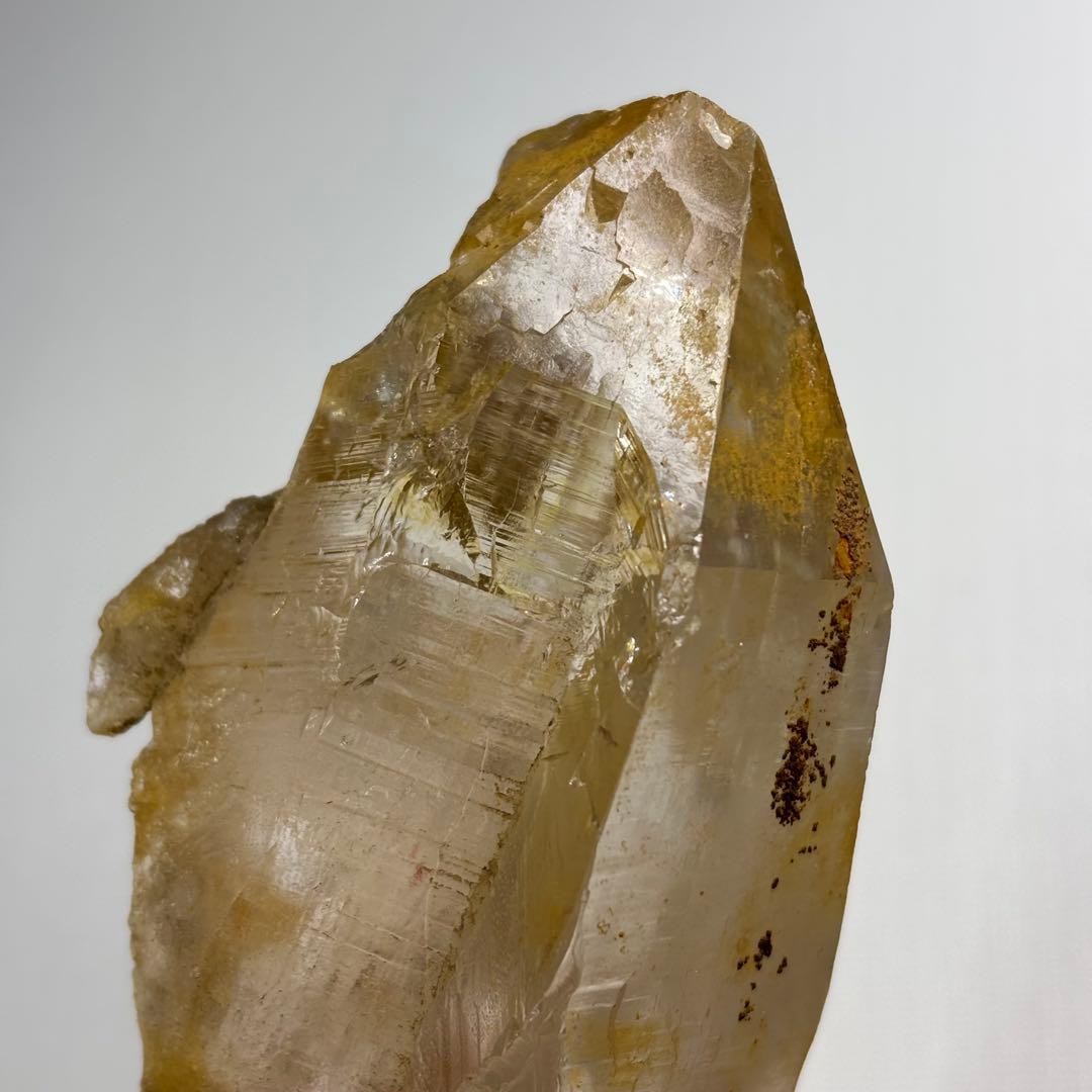 ヒマラヤ パキスタン ギルギット産 水晶 ゴールデンヒーラー 原石 170g