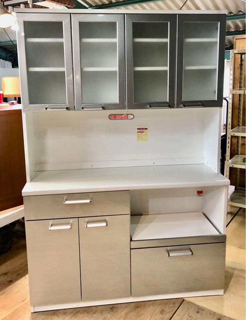 〈手渡し料金＠兵庫県加東市〉スタイリッシュな食器棚　 　ユーアイ アガペー