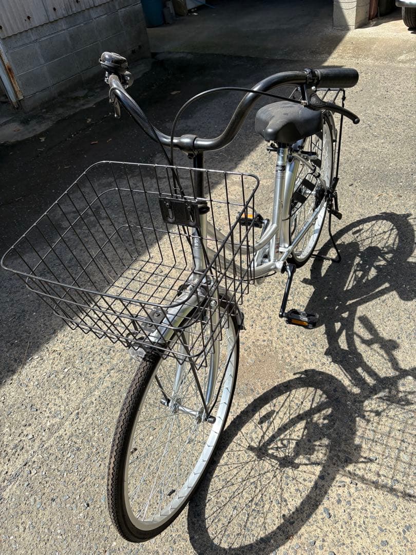 新品　シルバー シティサイクル 前カゴ付き