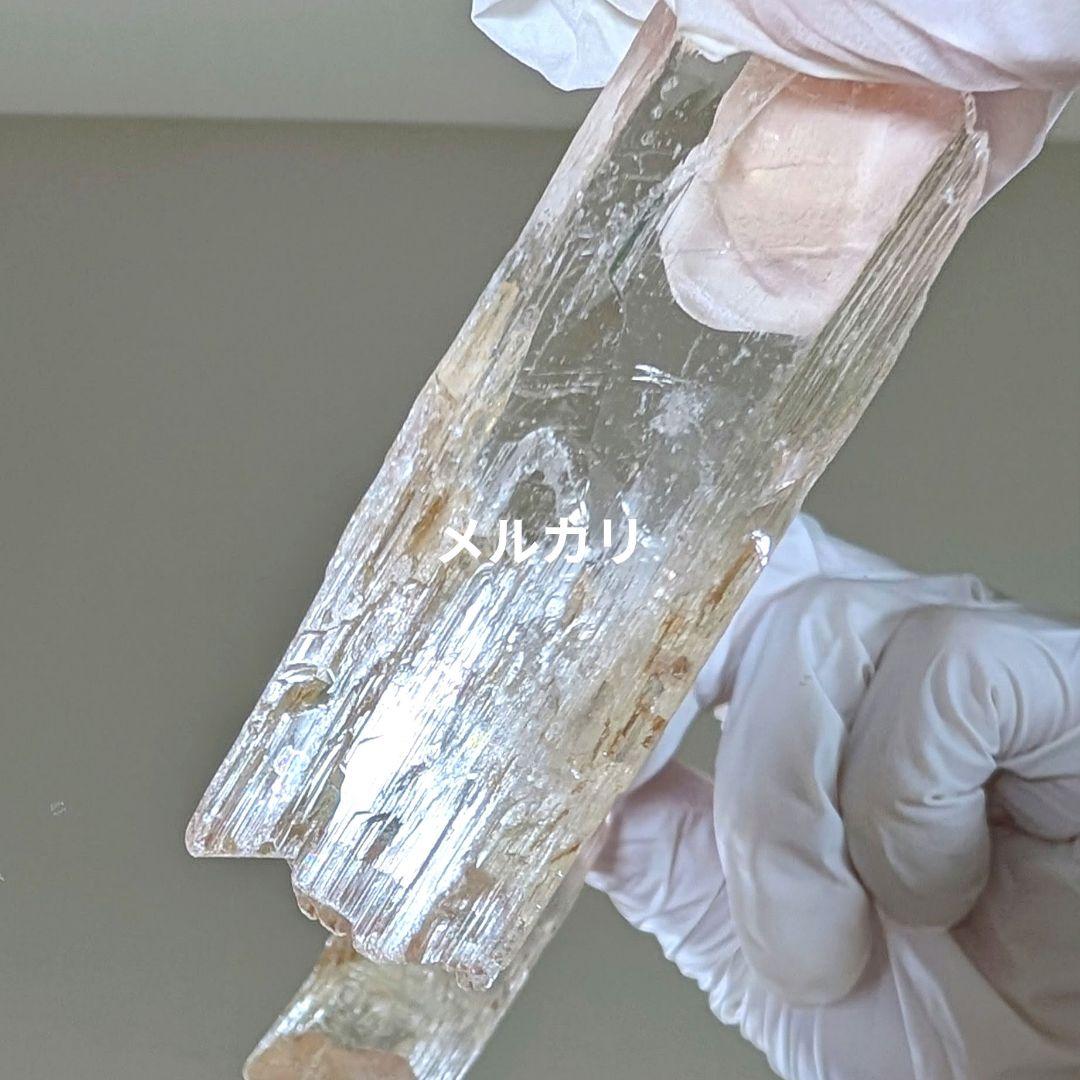 イエロークンツァイト原石