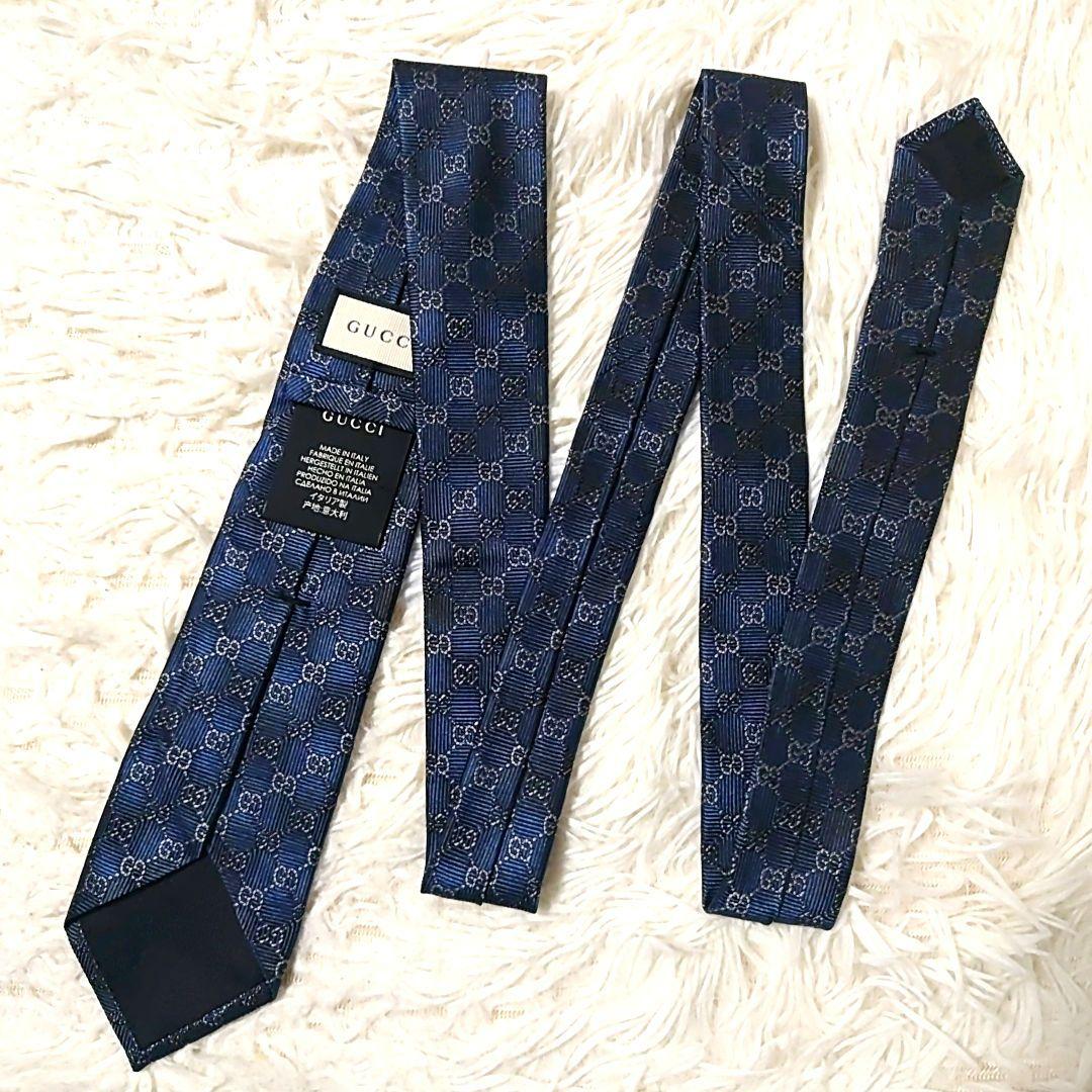 美品 希少 細身 ✨️ GUCCI ネクタイ GG柄✕幾何学模様 ネイビー