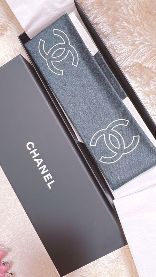 新品未使用CHANEL ロゴスカーフ ブラック・ホワイト(非売品)