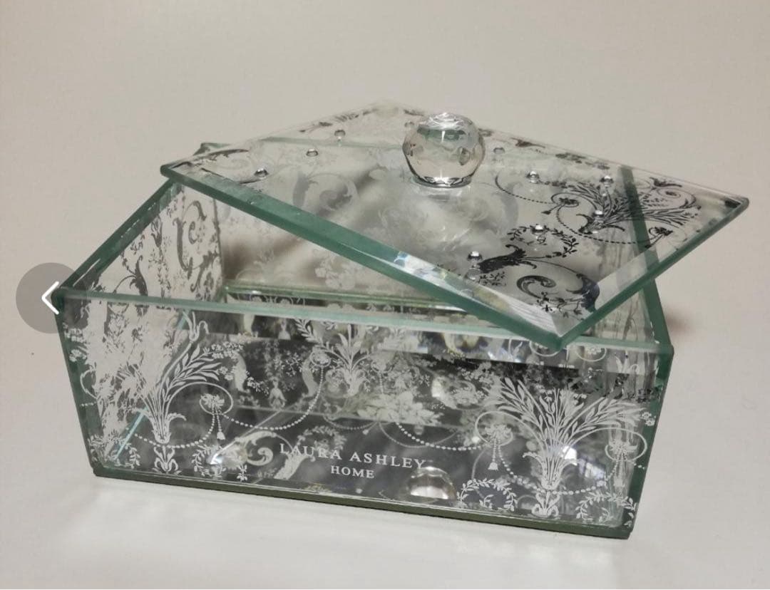 LAURA ASHLEY（ローラアシュレイ）ジュエリーボックス　新品
