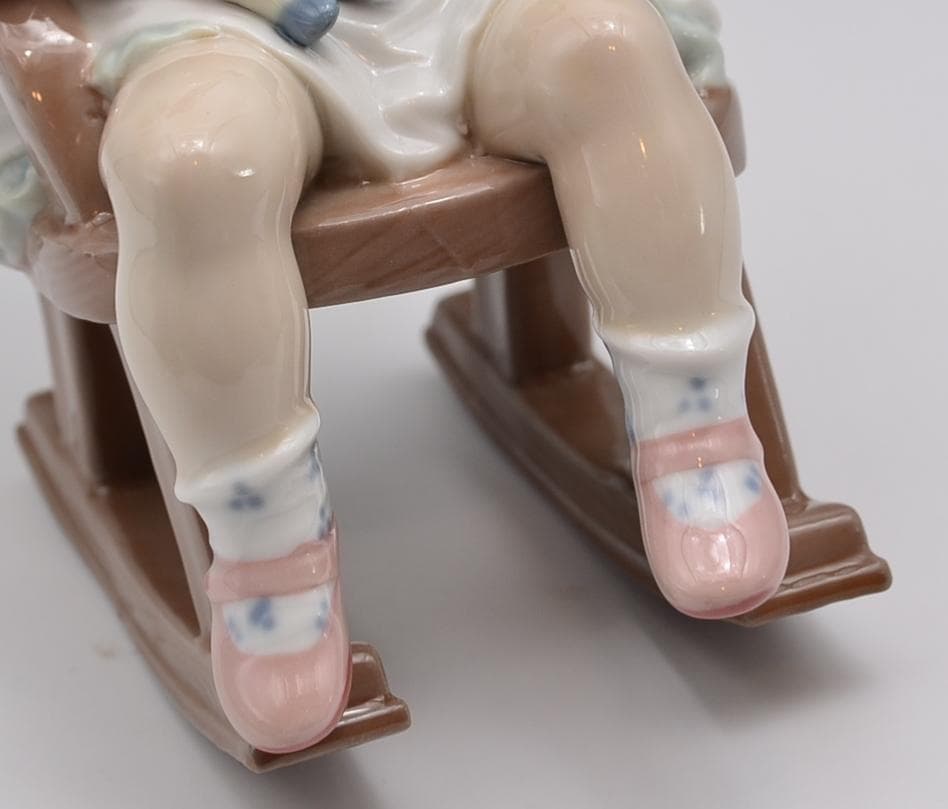 昼寝の時間　＃5448　★リヤドロ　スペイン　ポーセリン　光沢仕上　ヴィンテージ