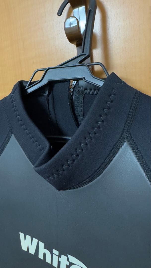 Whitetip ブラック ショートスリーブ ウェットスーツ