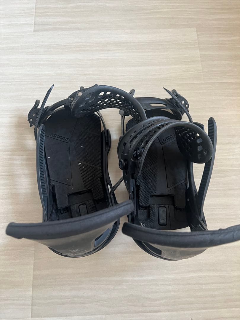 バートン マラヴィータ スノーボードビンディング