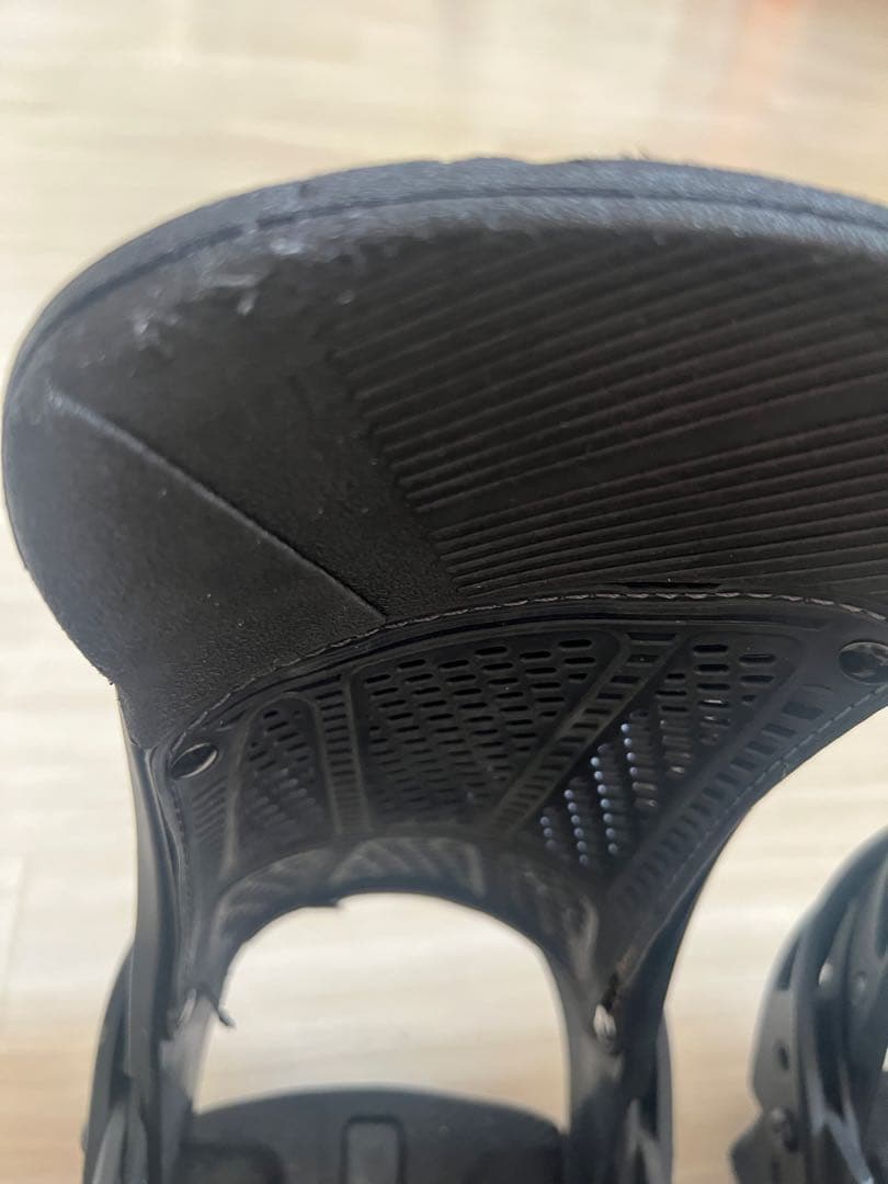 バートン マラヴィータ スノーボードビンディング