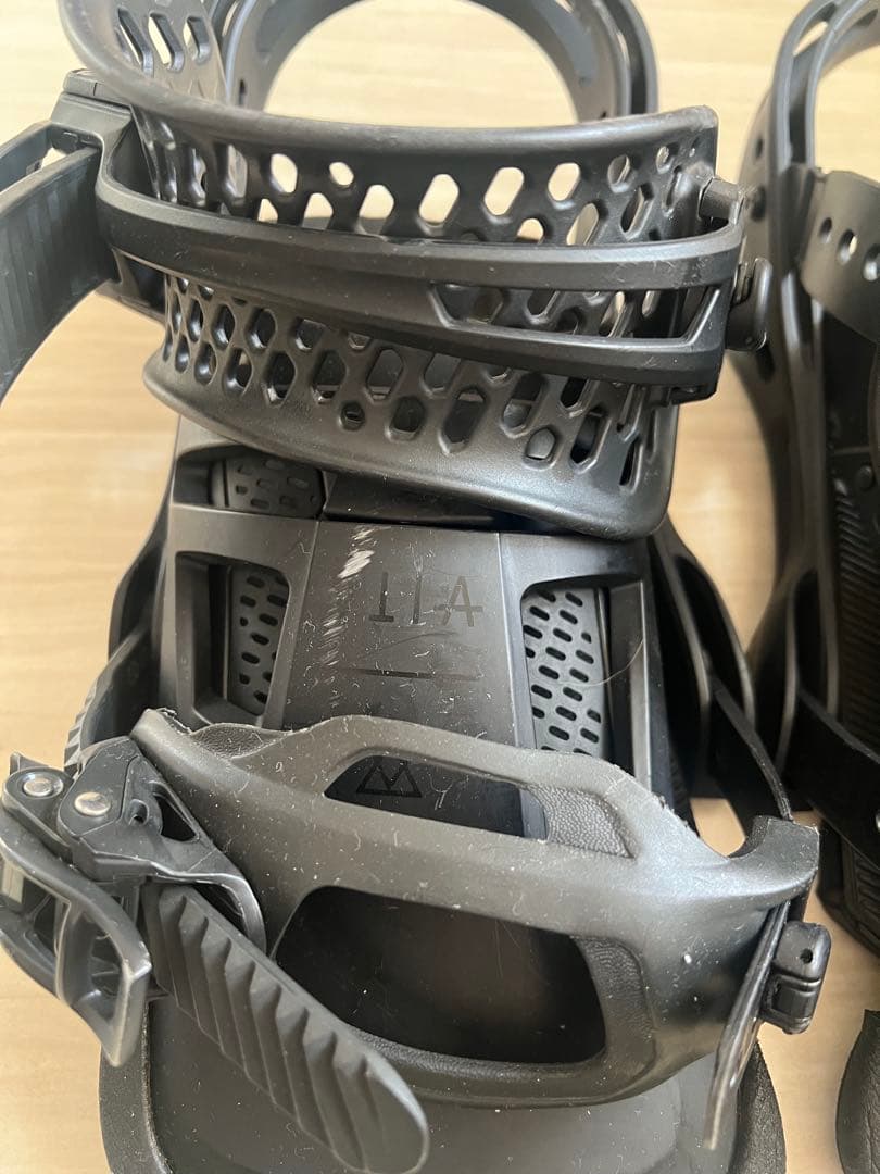 バートン マラヴィータ スノーボードビンディング