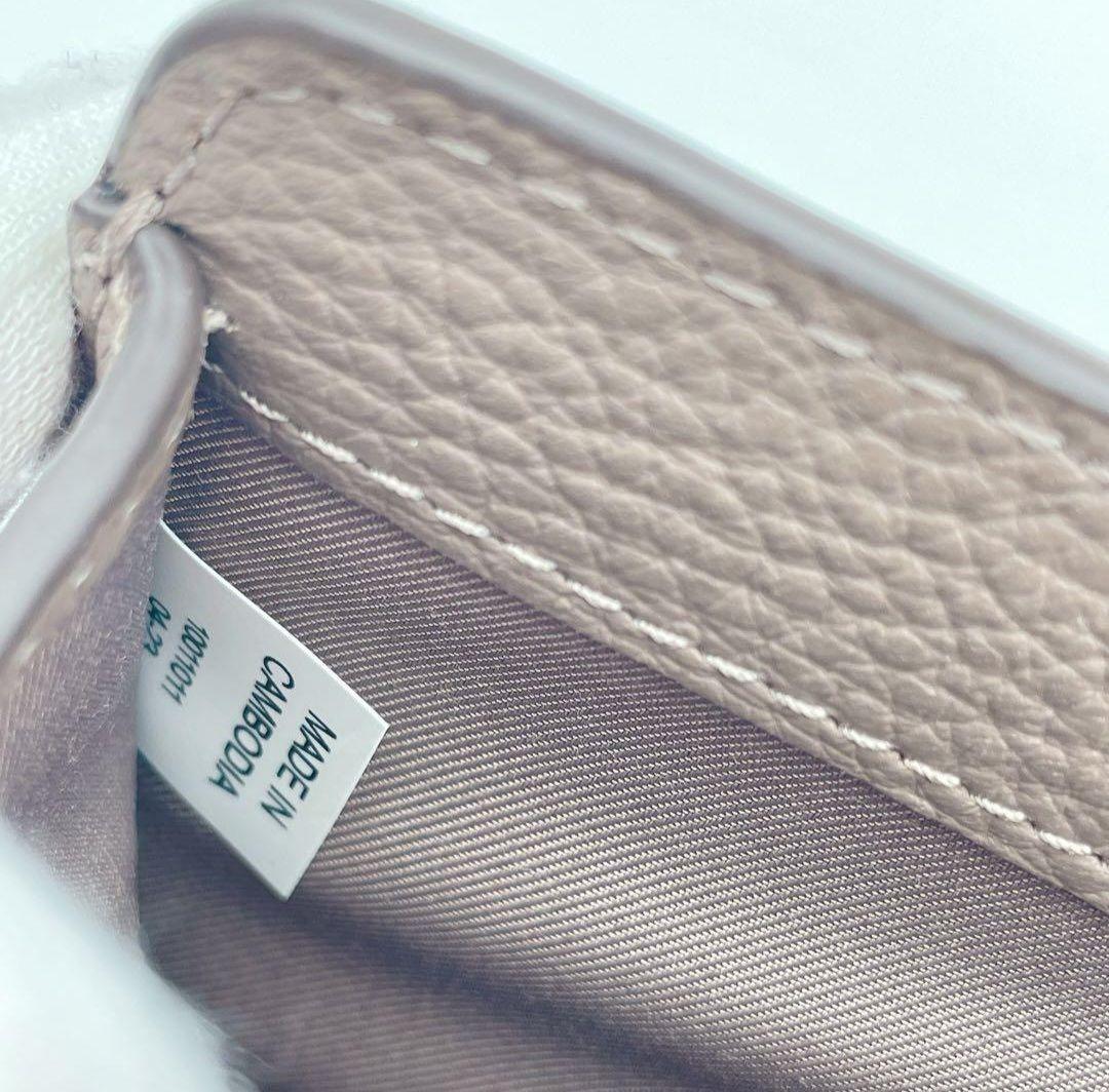 【美品】トリーバーチ 二つ折り財布 グレージュ