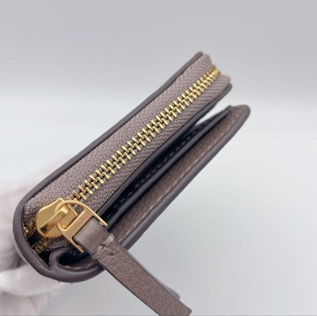 【美品】トリーバーチ 二つ折り財布 グレージュ