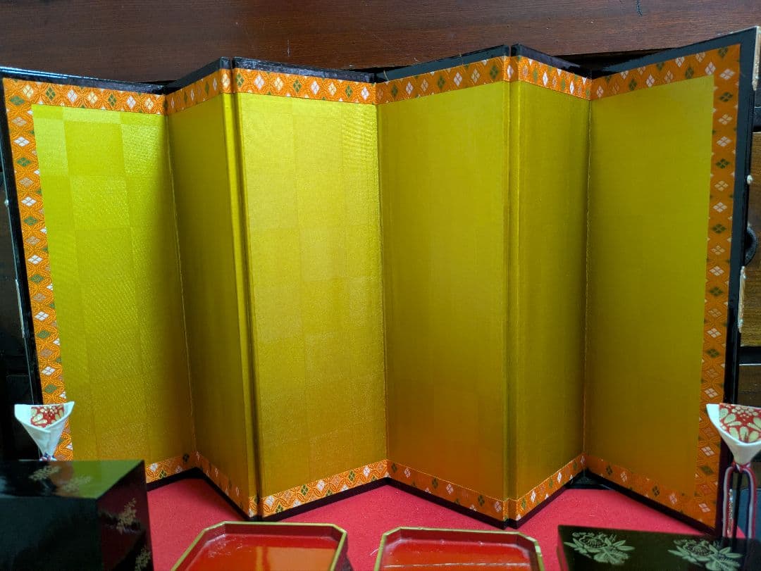 八重の衣のお雛様〜アンティーク雛道具と一緒に〜