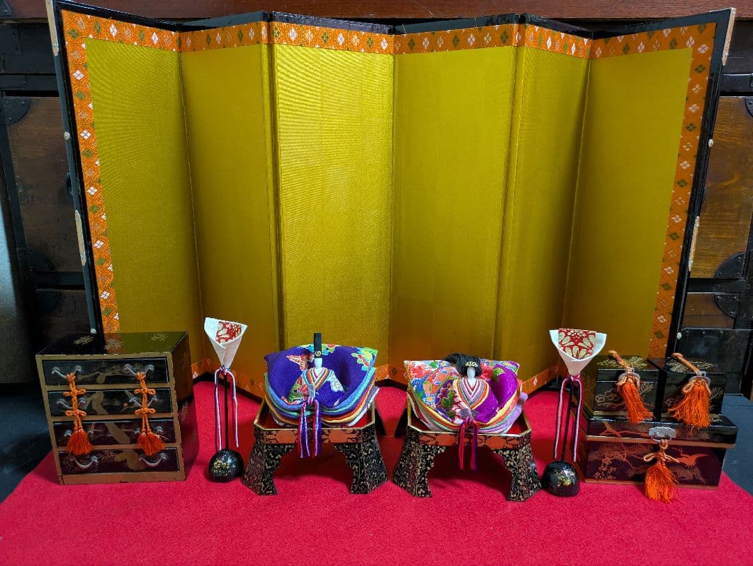 八重の衣のお雛様〜アンティーク雛道具と一緒に〜