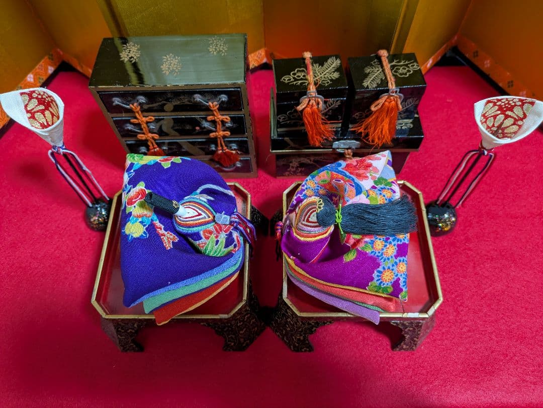 八重の衣のお雛様〜アンティーク雛道具と一緒に〜