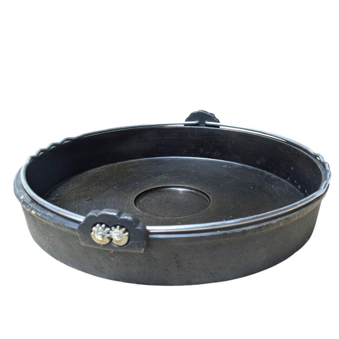 一生モノの道具を育てる。大人数や業務用にも最適な鉄製すき焼き鍋28cm【7枚入】