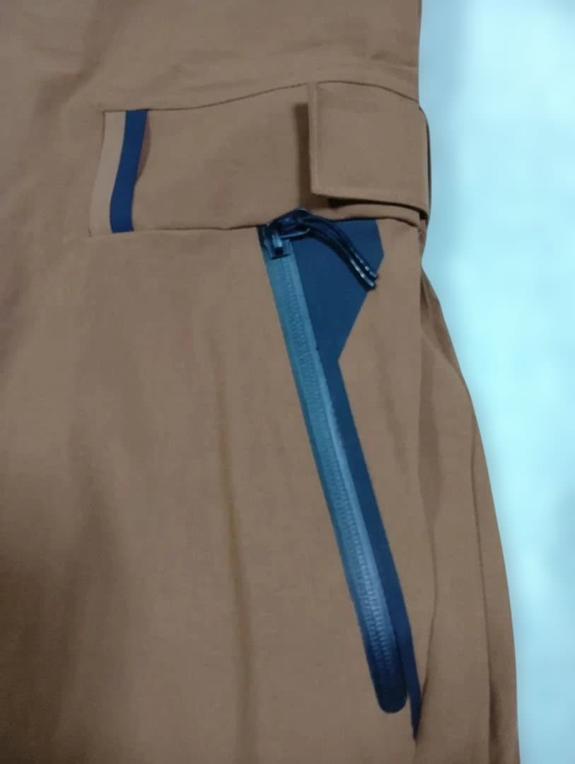 美品　HOLDEN ビブパンツ　Mサイズ