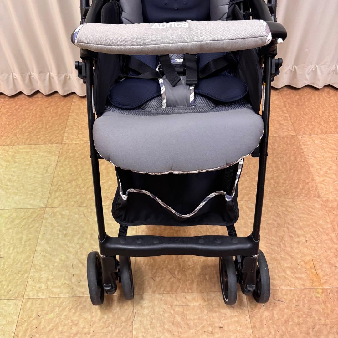 クリーニング済　☆綺麗☆　アップリカ　ラクーナエアー　コンパクト　革調ハンドル