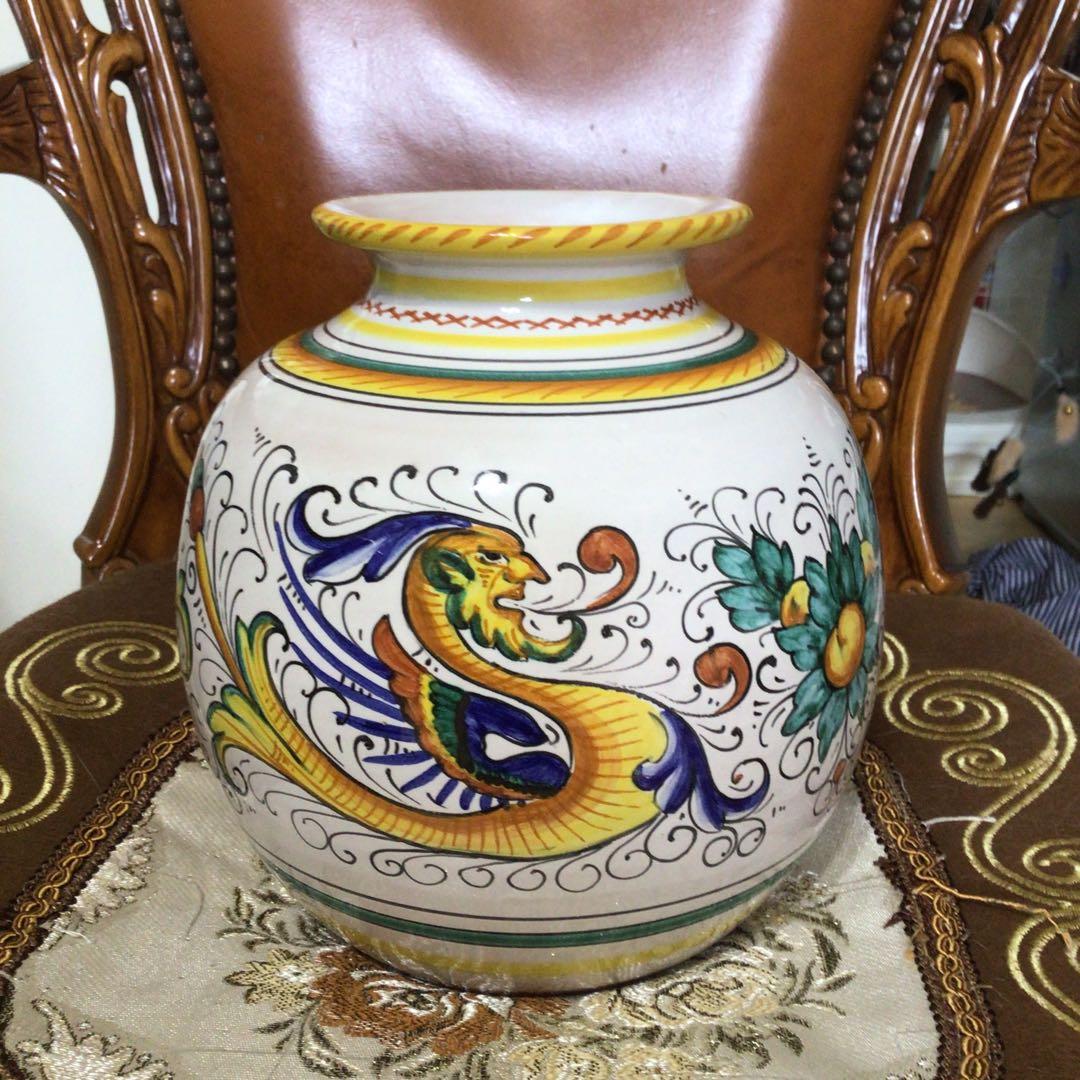 イタリア製デルータ　マヨルカ焼き　多色ドラゴン装飾　花瓶