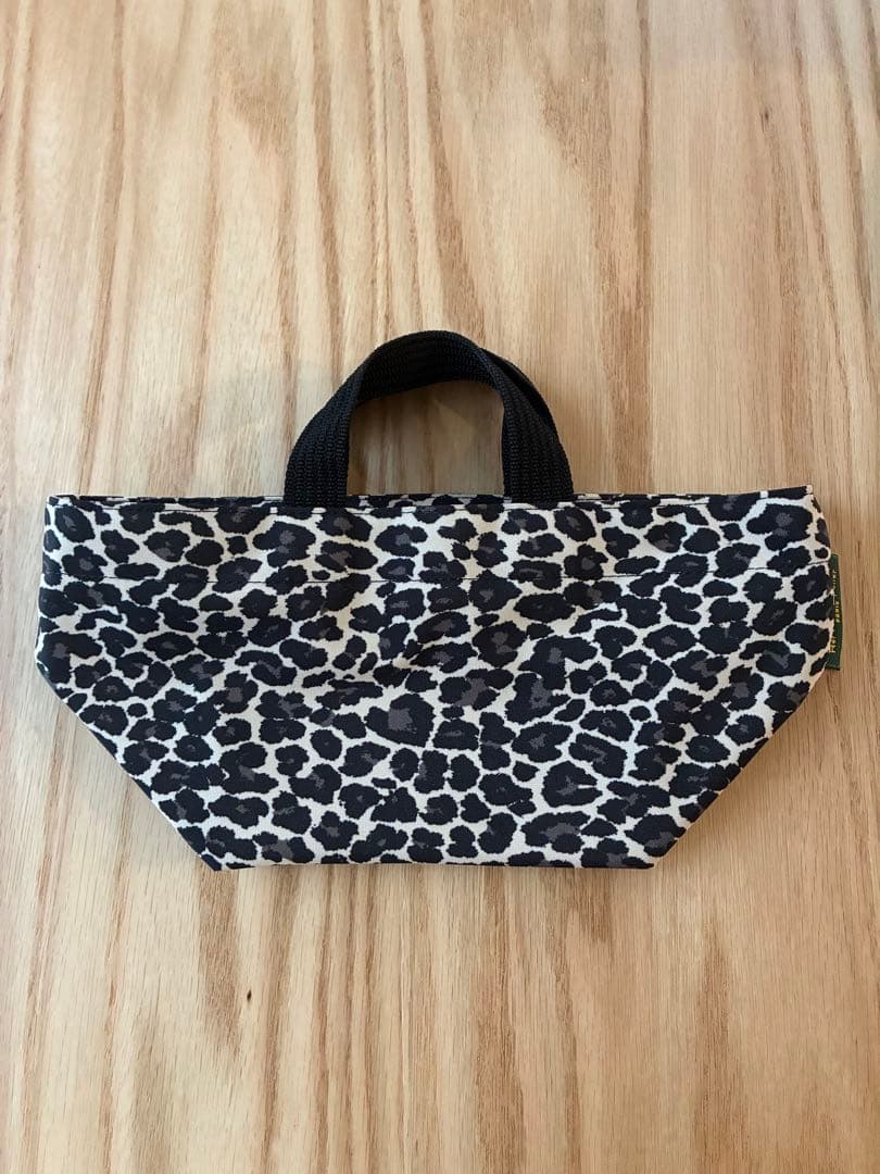 エルベシャプリエ パンサーブラン　トート