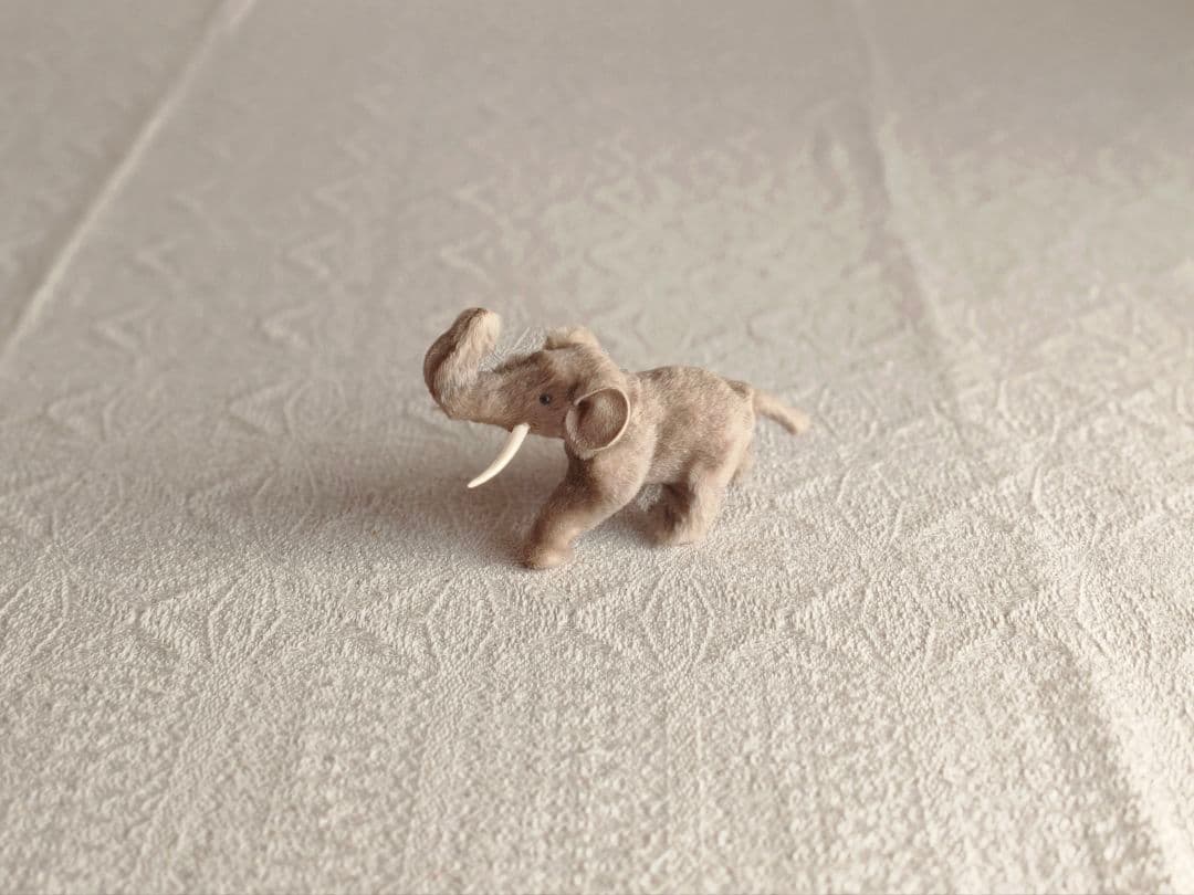 * vintage elephant ❀ * もふもふ 小さな 象さん