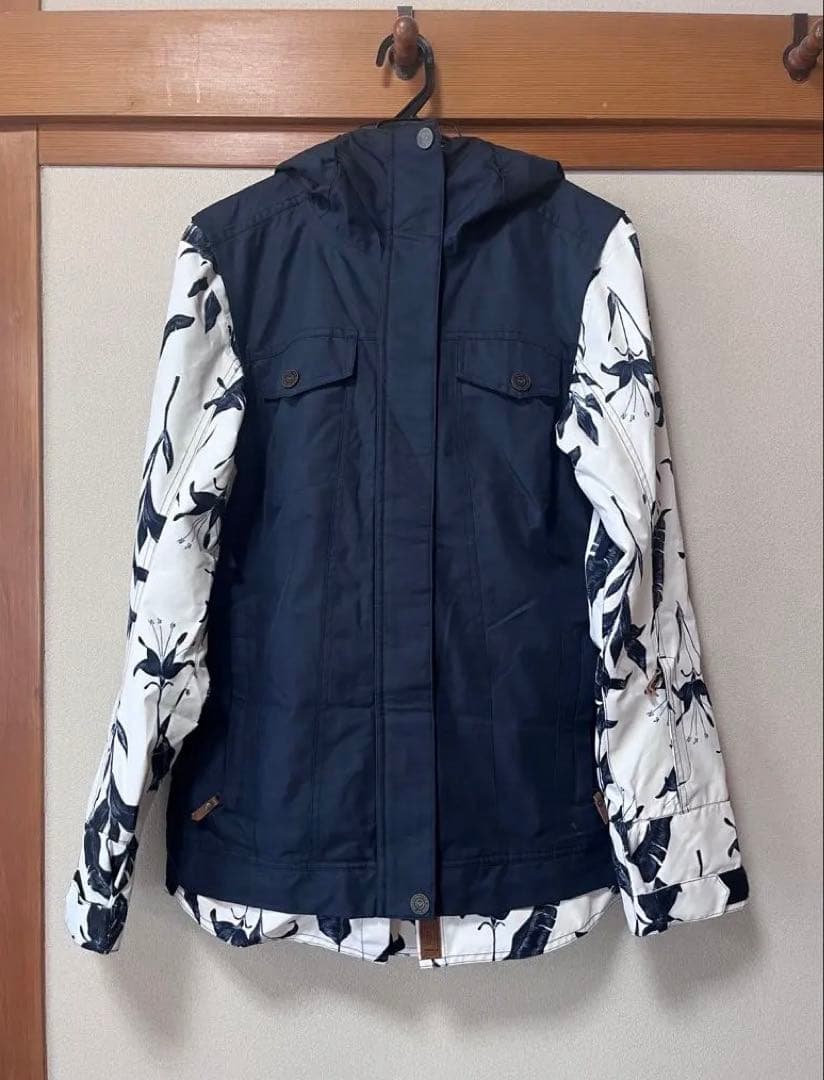 新品未使用 ROXY DRYFLIGHT 19K スノーボードウェア 着画あり