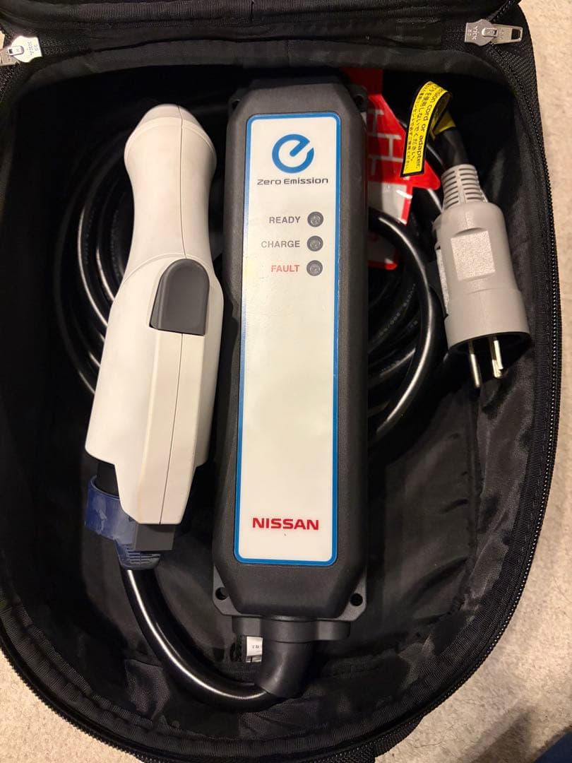 日産　リーフ　Nissan Zero Emission 充電器