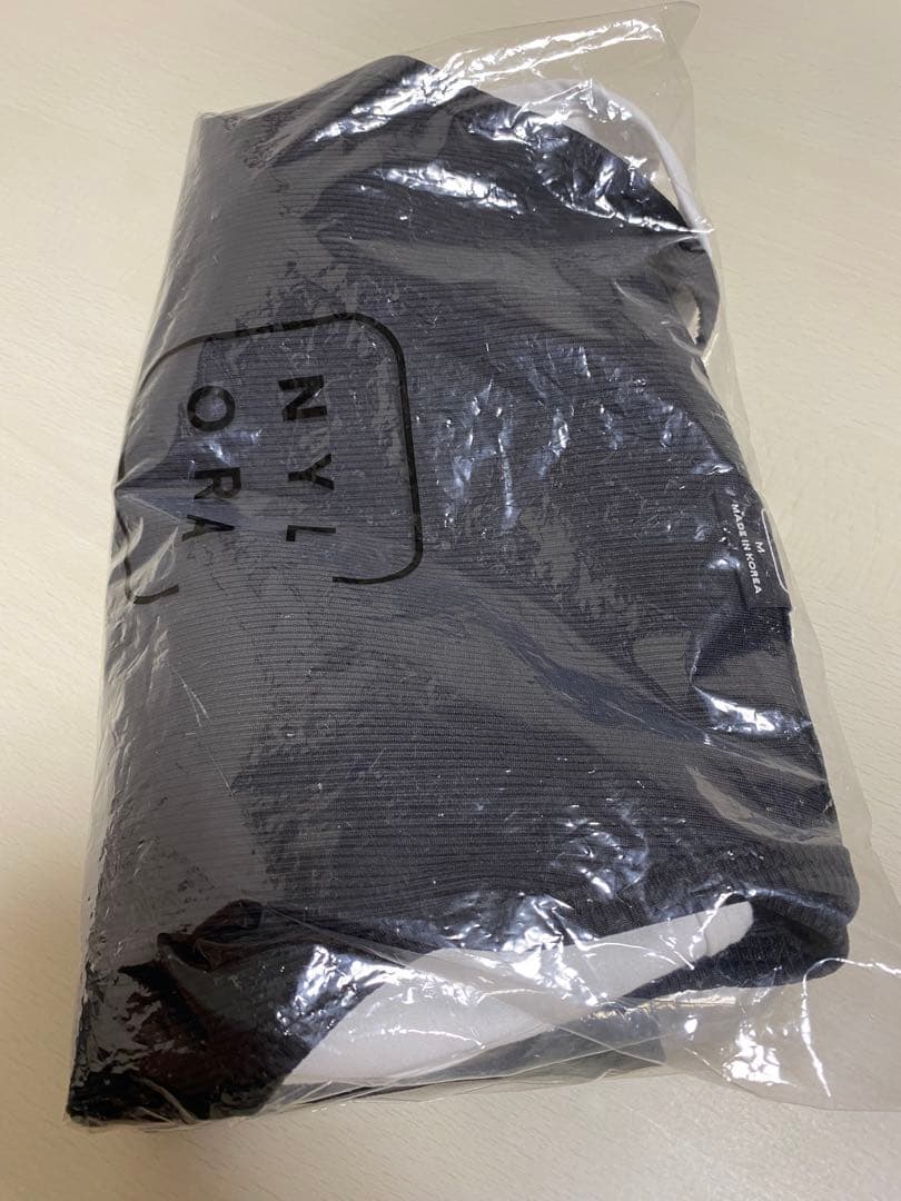 ヨガ・ピラティス NYLORA AUBREY TOP BLACK & WHITE M