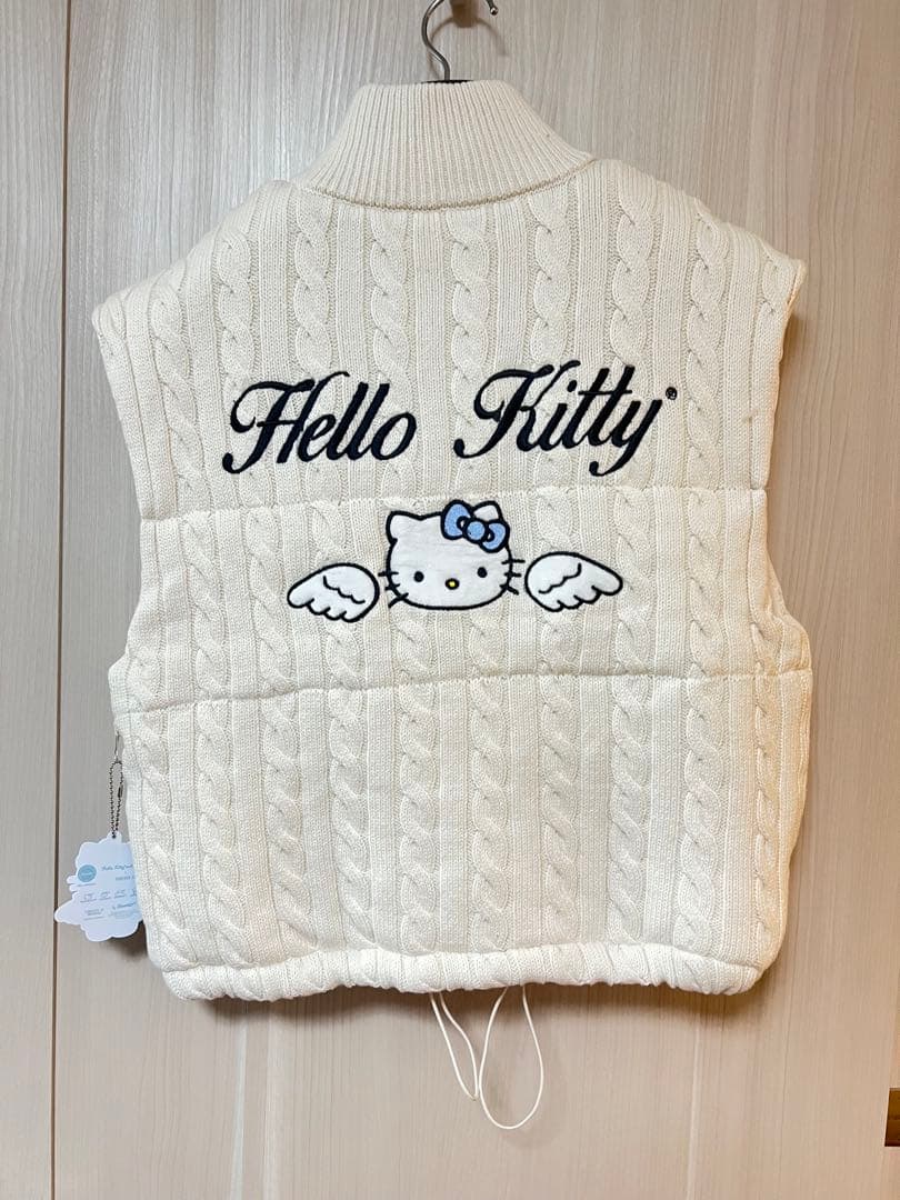 【新品】Forever21 サンリオ コラボ ニットベスト キティちゃん