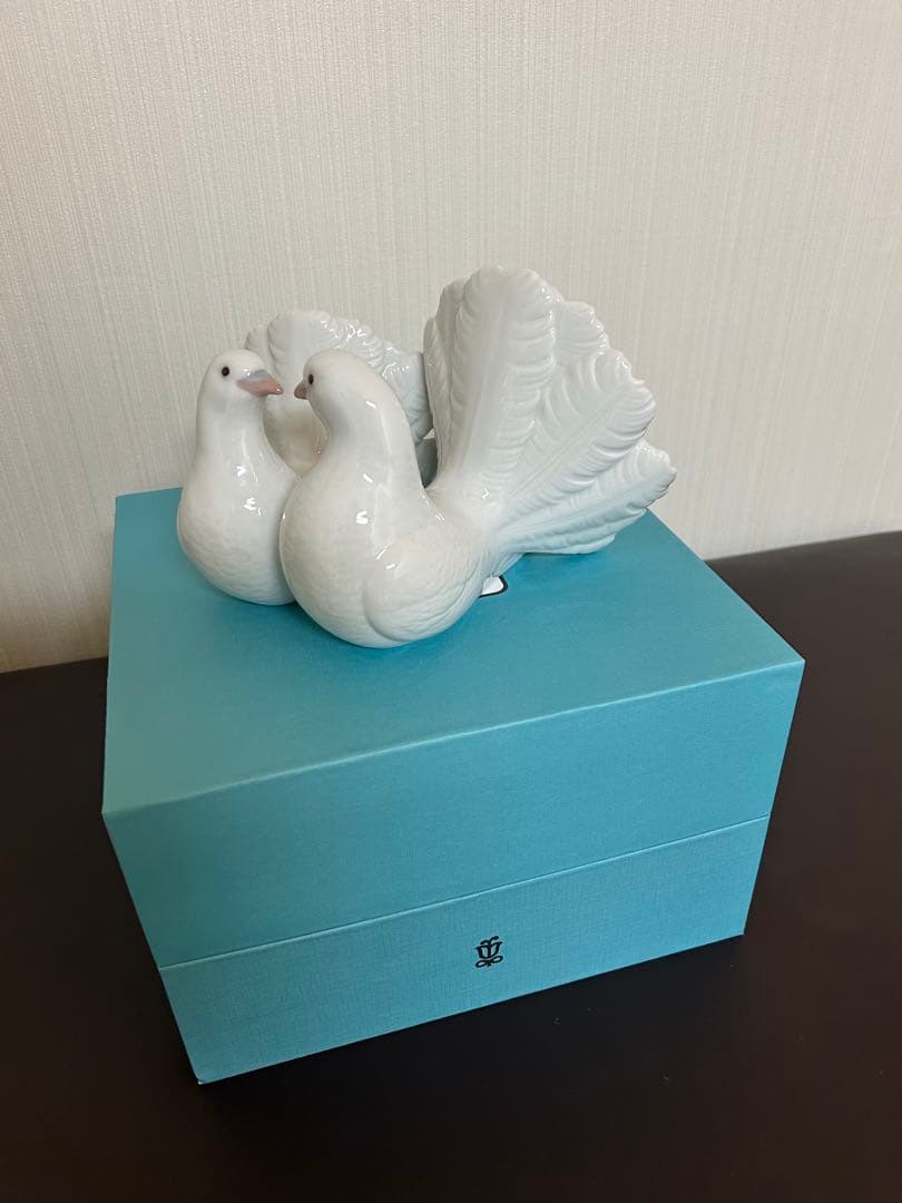 リヤドロ　鳩　(オリジナルボックス付き)