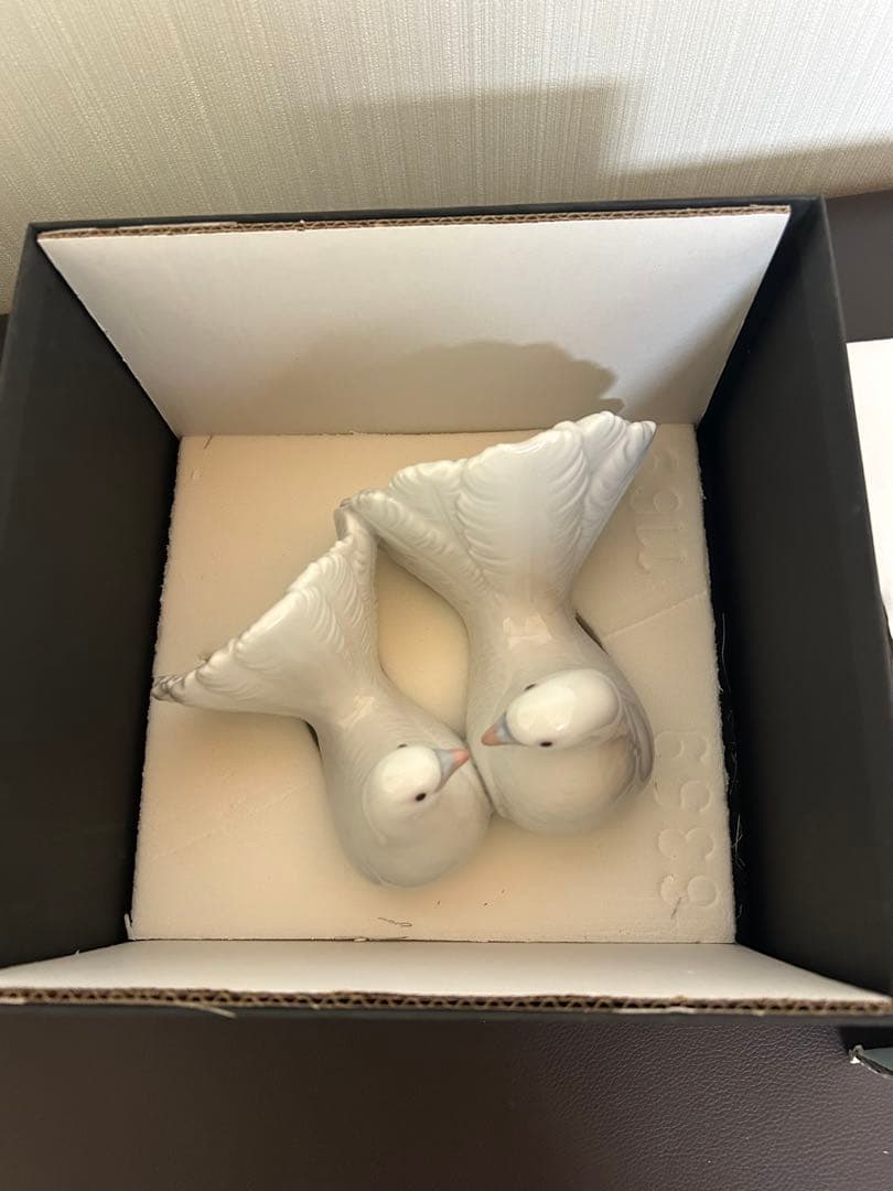 リヤドロ　鳩　(オリジナルボックス付き)