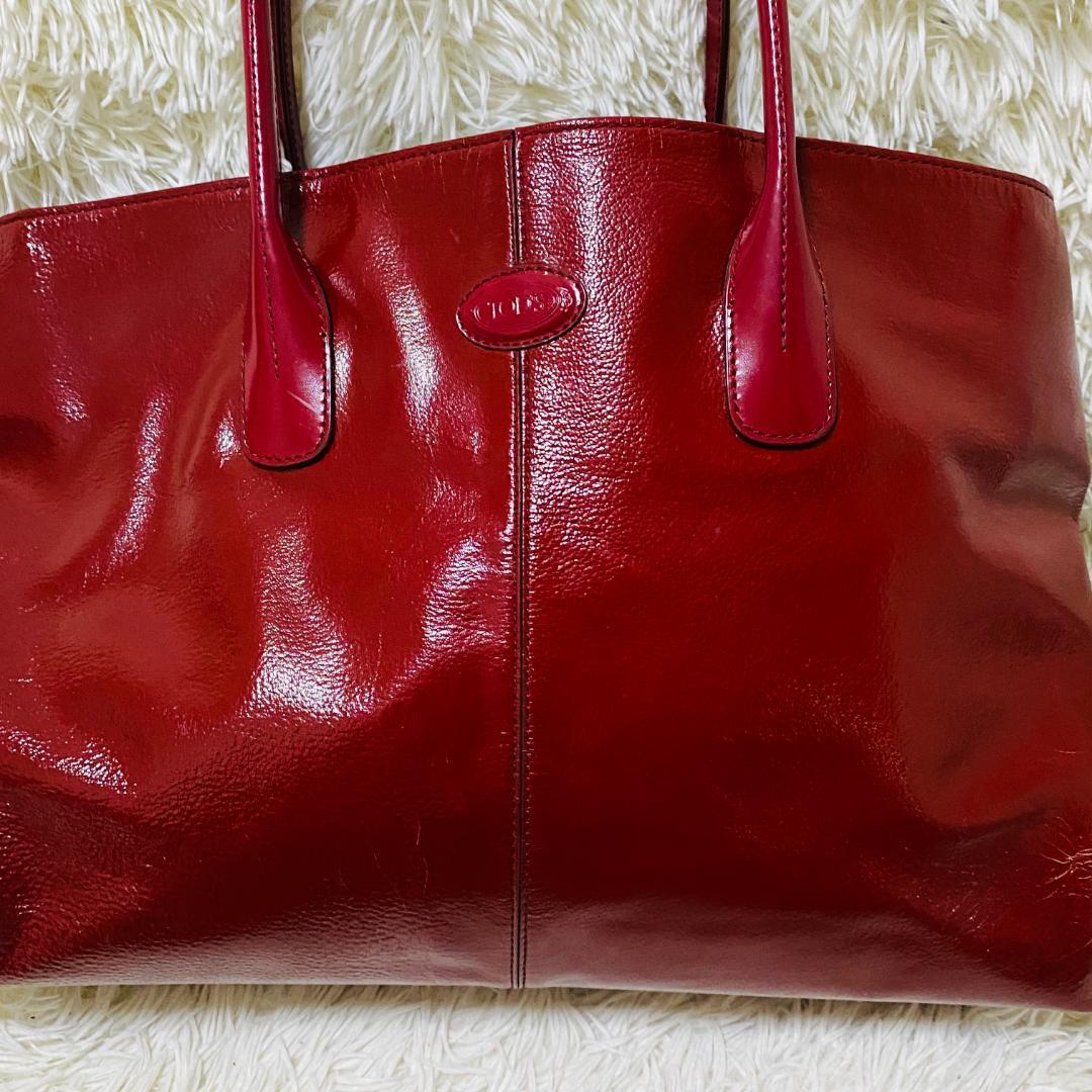 TOD'S トッズ トートバッグ エナメルレザー A4 肩がけ 大容量 赤