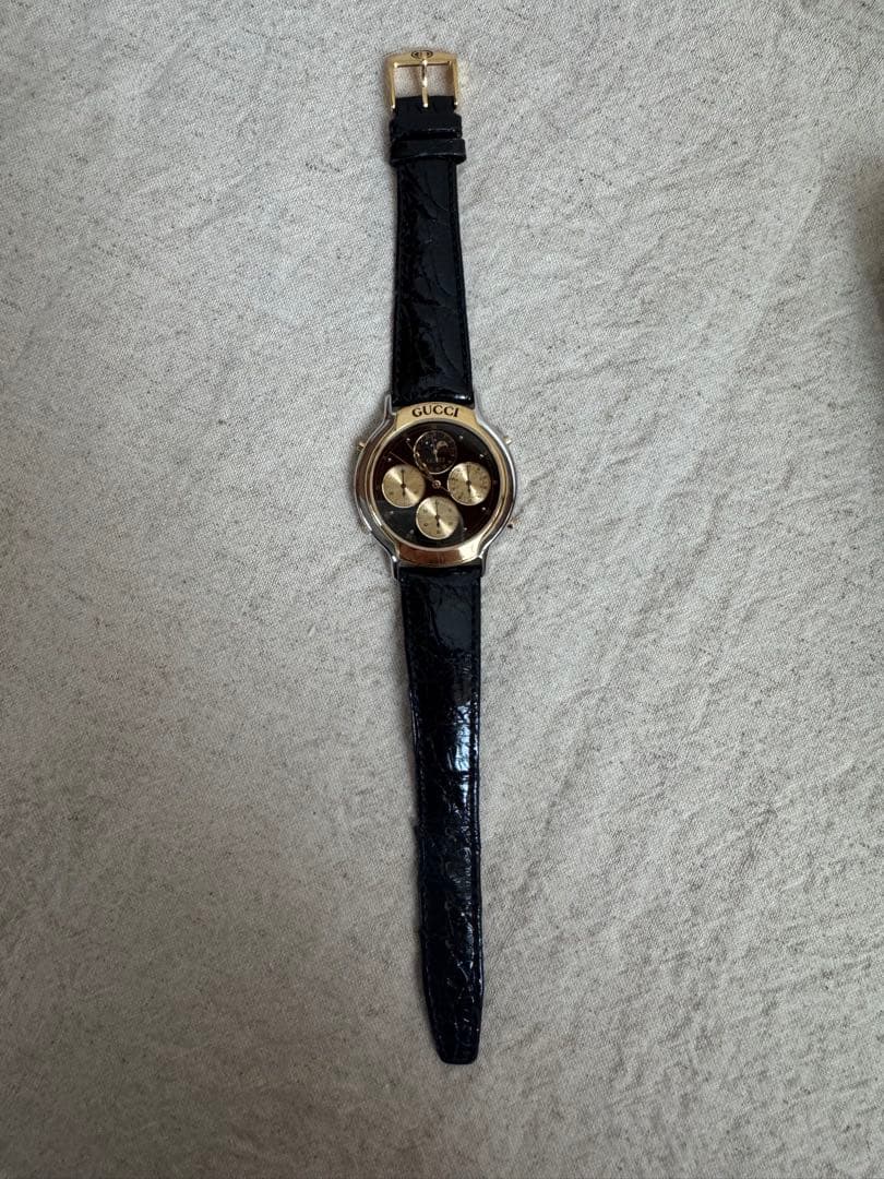 グッチ 8300 ムーンフェイズ ブラック ダイヤル クォーツ 電池式