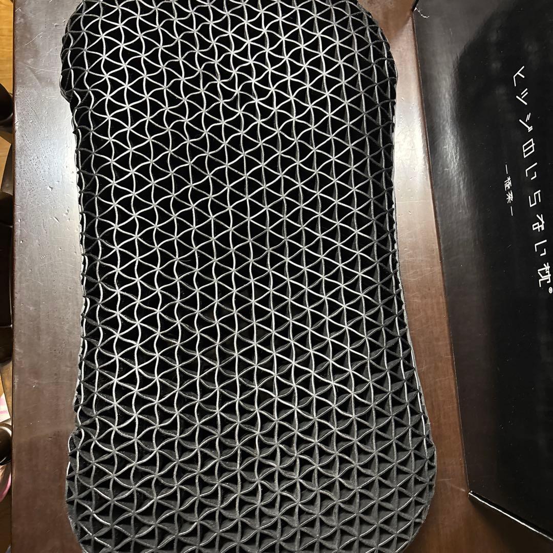 ヒツジのいらない枕 ハニカム構造 黒（カバー付）