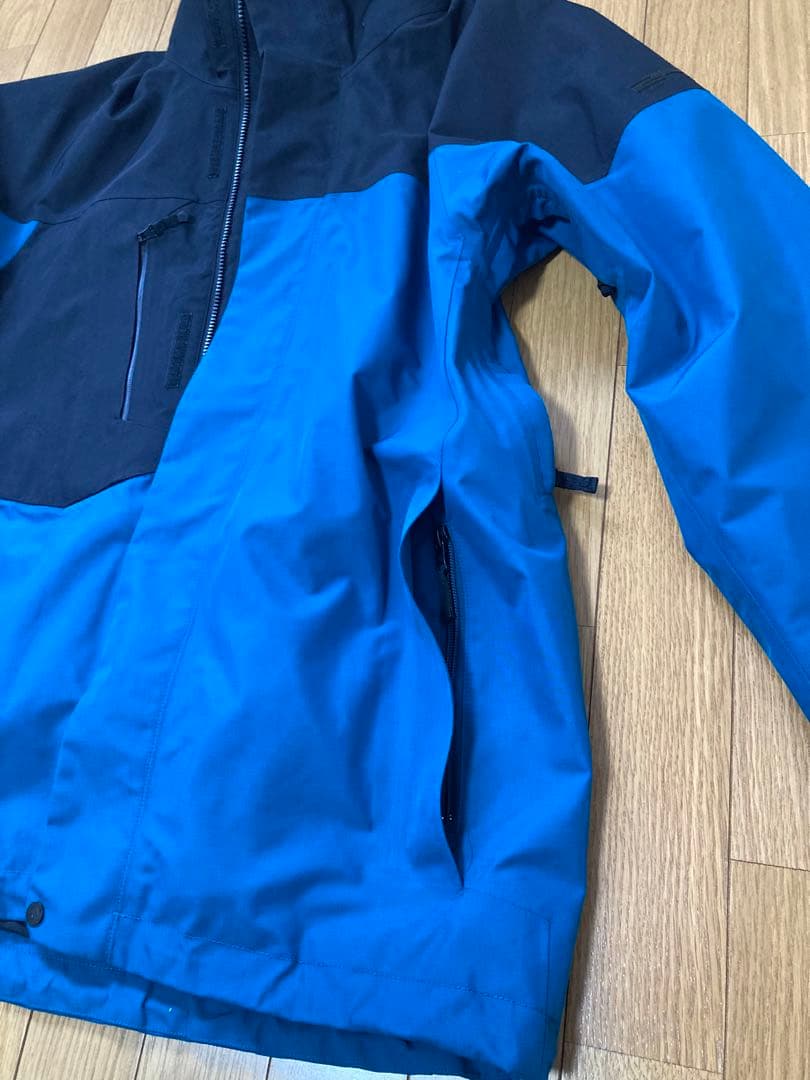 241 スノーボードウエア　GORE-TEX 上下セット