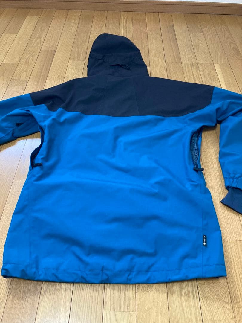 241 スノーボードウエア　GORE-TEX 上下セット